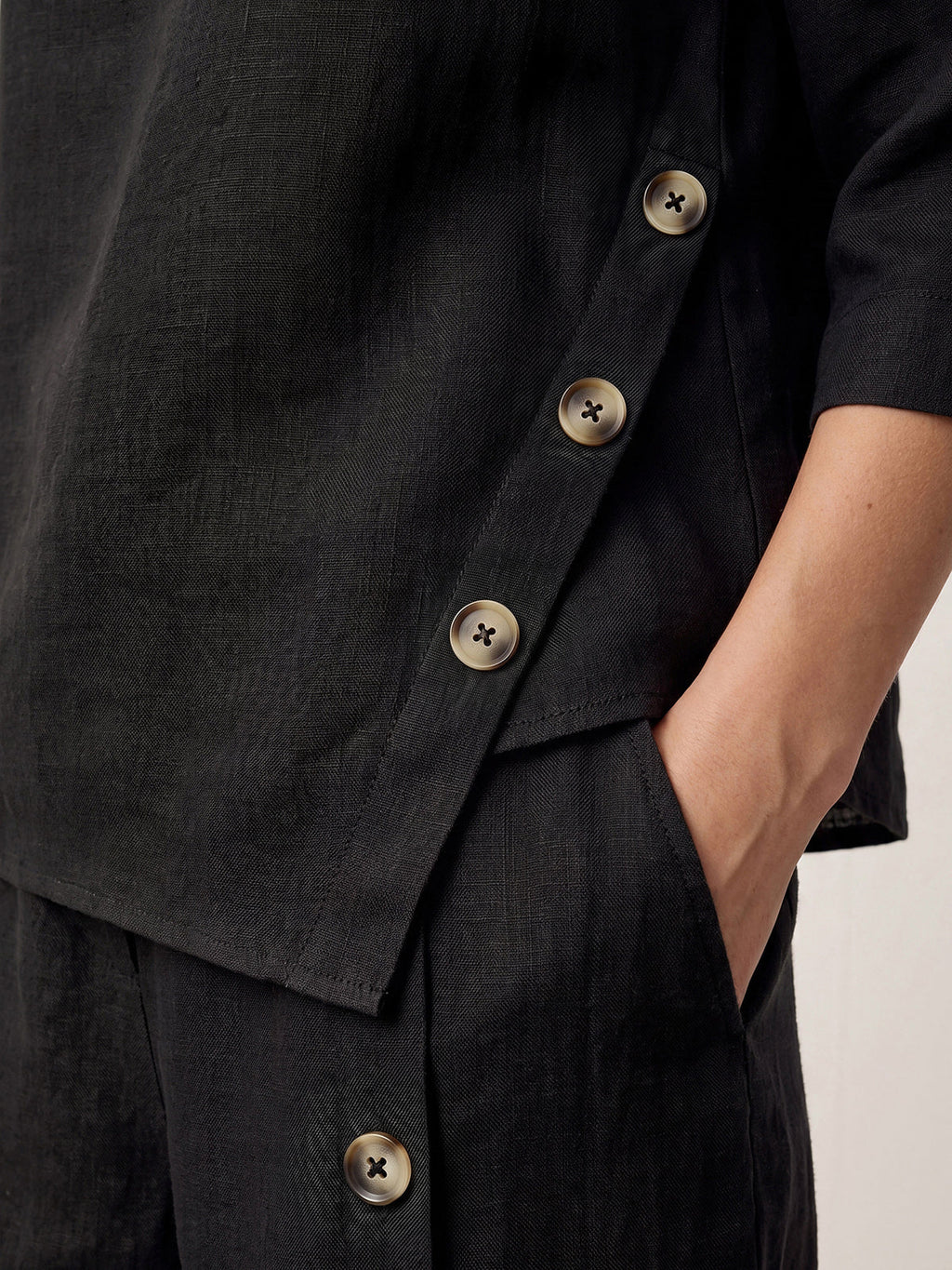 100% Linen Asymmetric-Hem Button-Trim Top NYLA