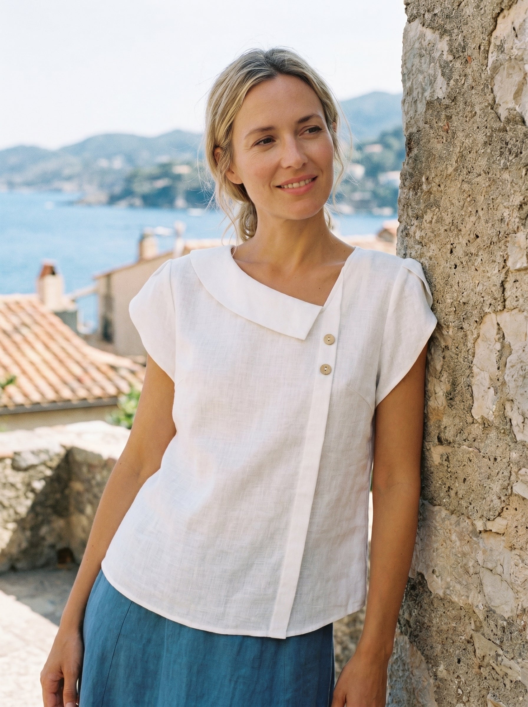 100% Linen Crescent Collar Flutter Sleeve Top FARA