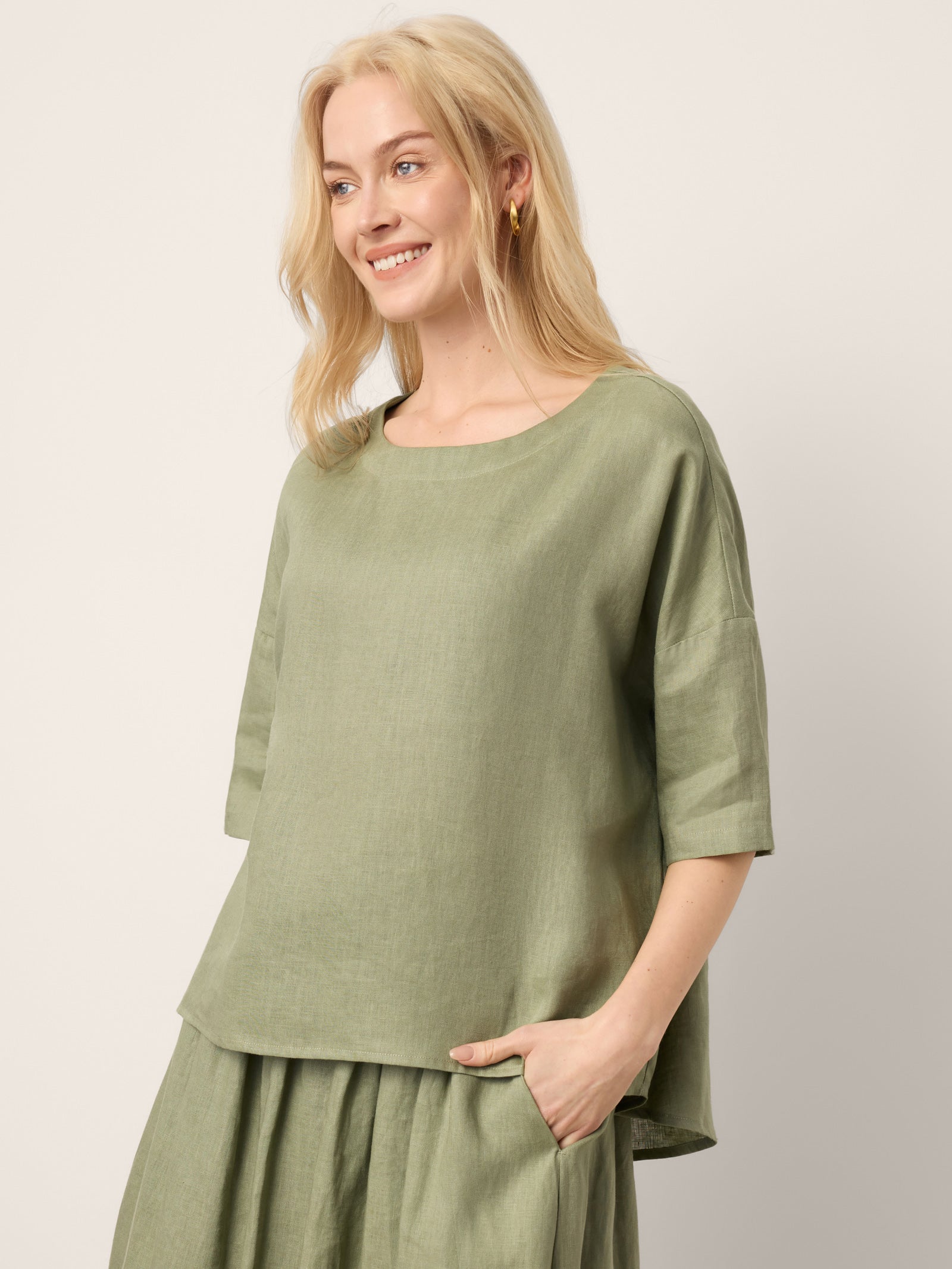 100% Linen Drop Shoulder Shirred Back High-Low Hem Top LINDSEY