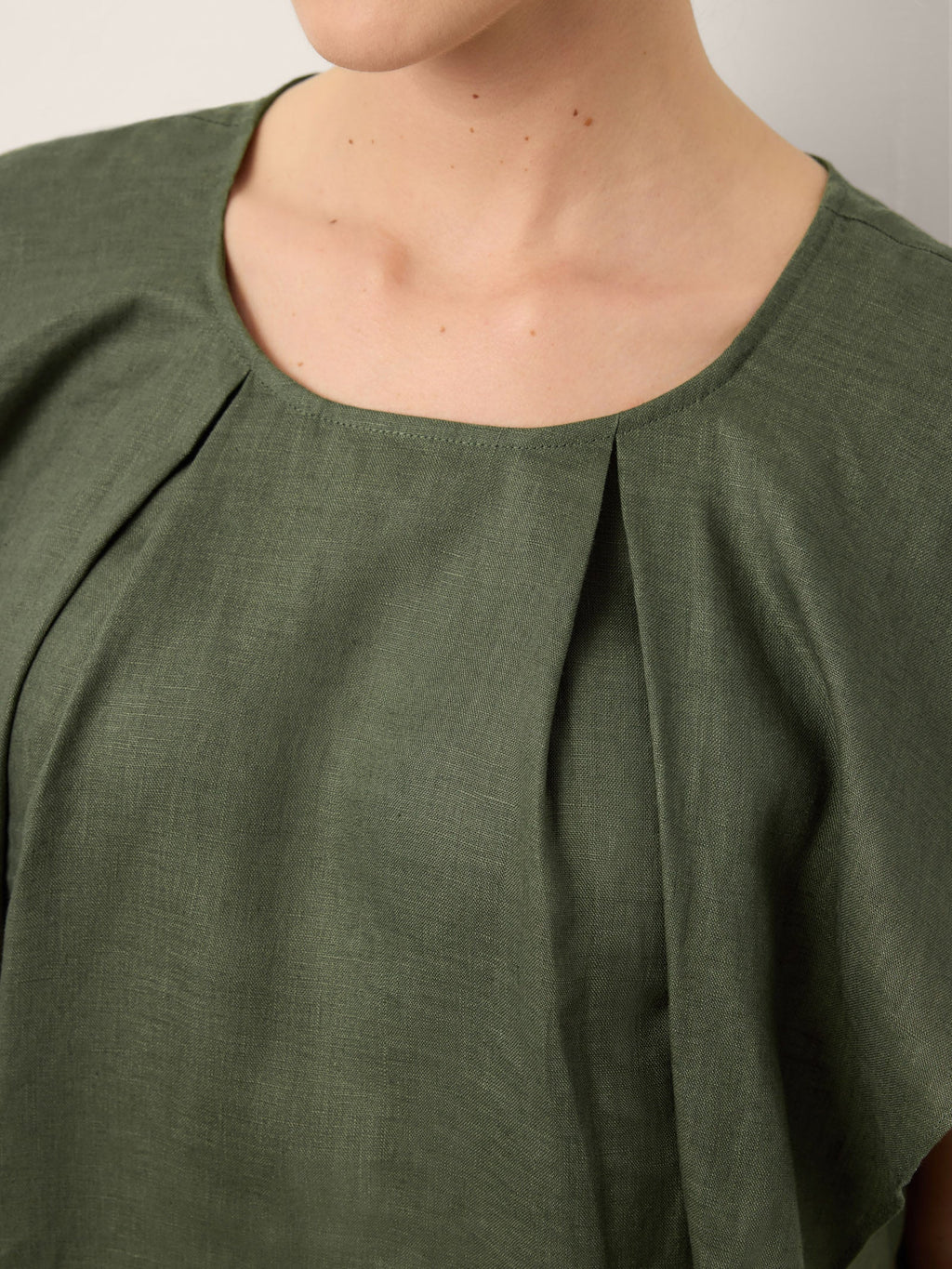 100% Linen Flutter Sleeve Sculpted Pleat Top DRUSILLA