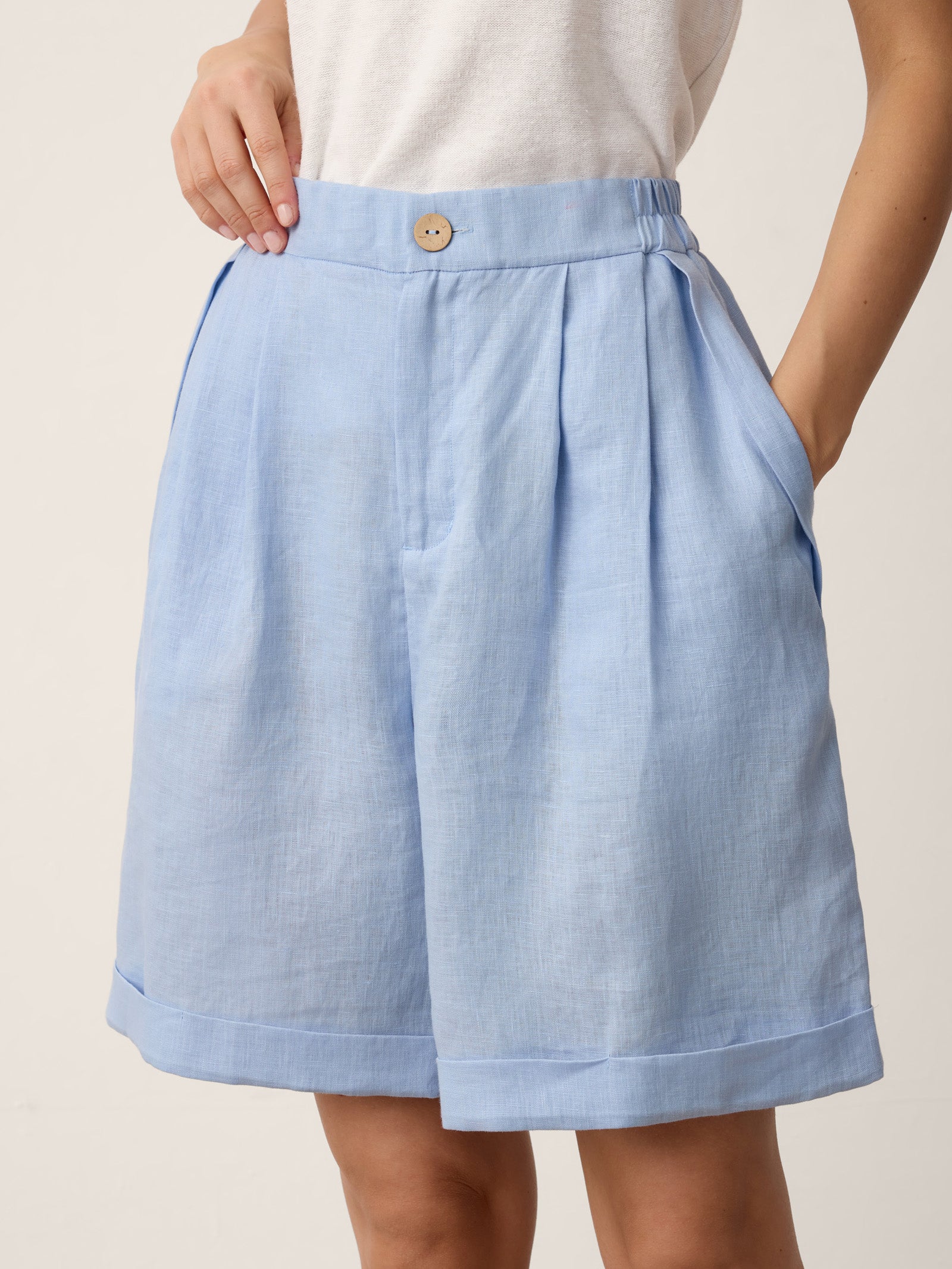 100% Linen Pleated Cuffed Shorts IRISSA