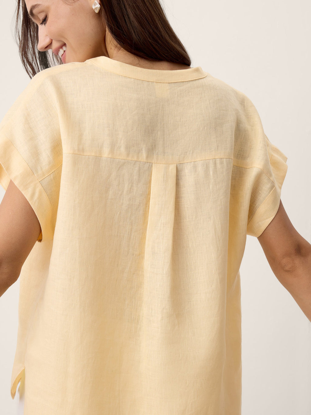 100% Linen Stand-Collar Curved-Hem Top CRESSA