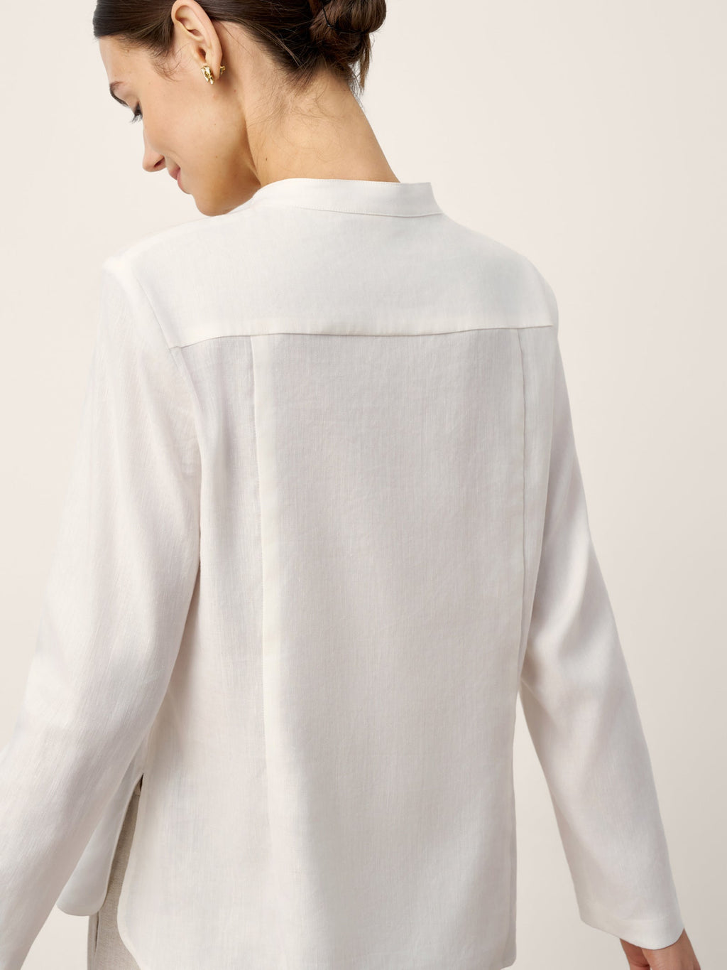 Linen-Lyocell Mandarin Collar Fitted Seam Shirt THORA