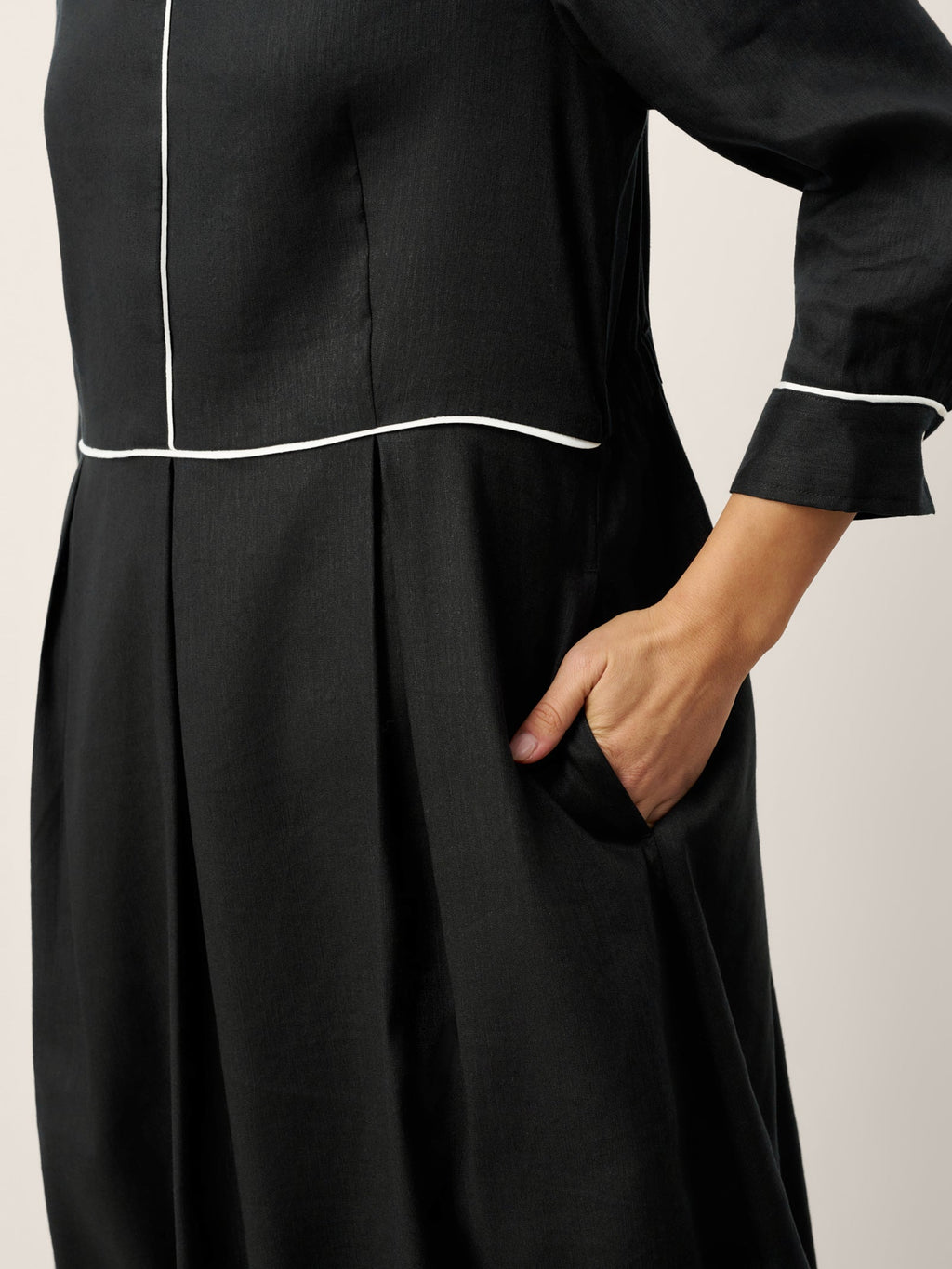 Linen-Lyocell Contrast Trim Gathered Midi Dress NYX