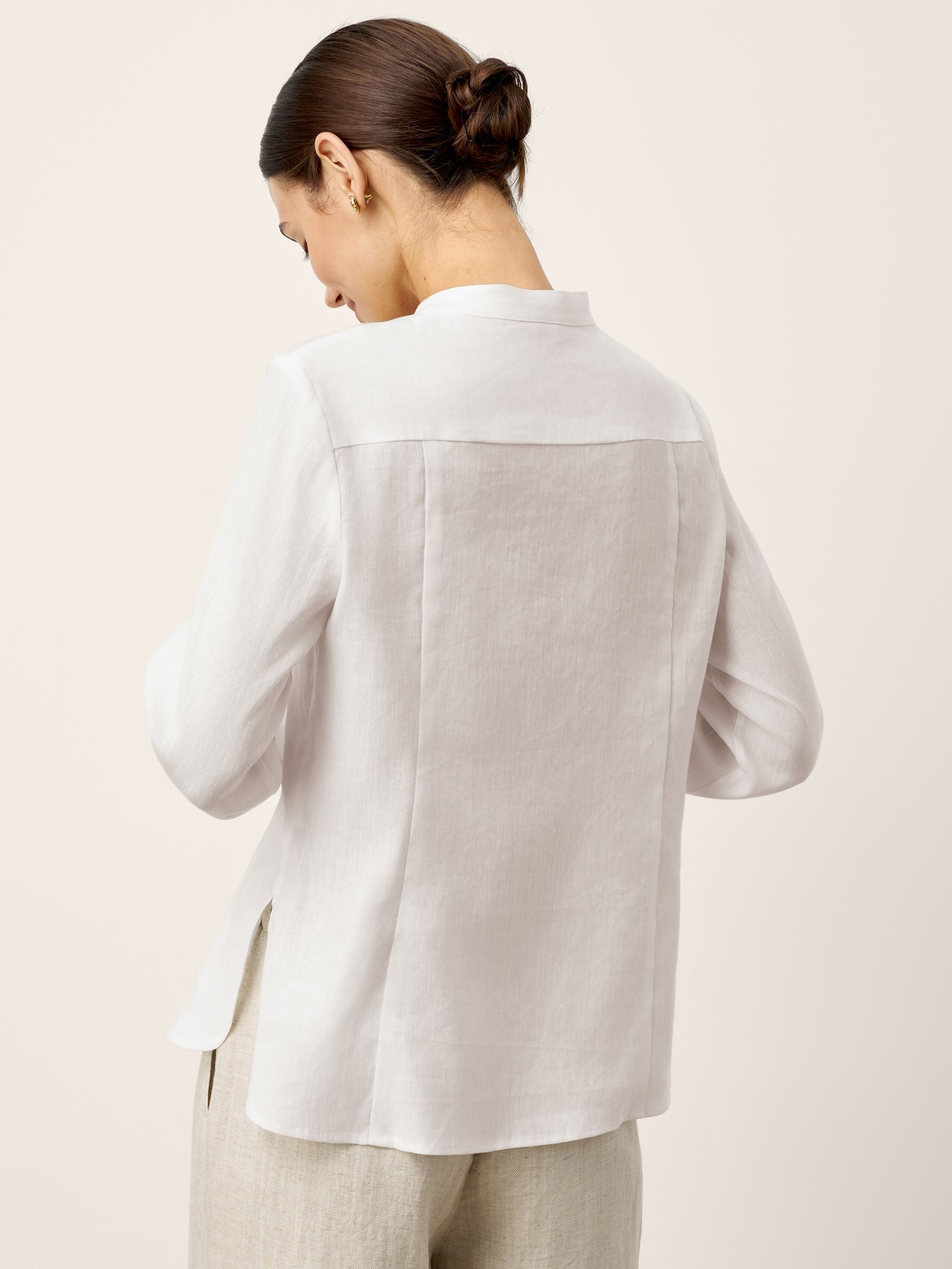 Linen-Lyocell Mandarin Collar Fitted Seam Shirt THORA