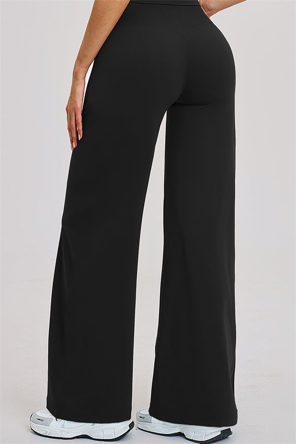 The Dynamic T-shirt Straight Leg Pants 2-Piece Set